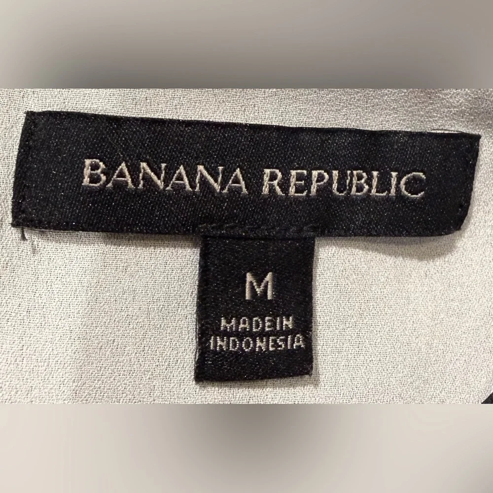 Banana Republic Sleeveless Blouse - Navy and White - Size M - Picture 3 of 4